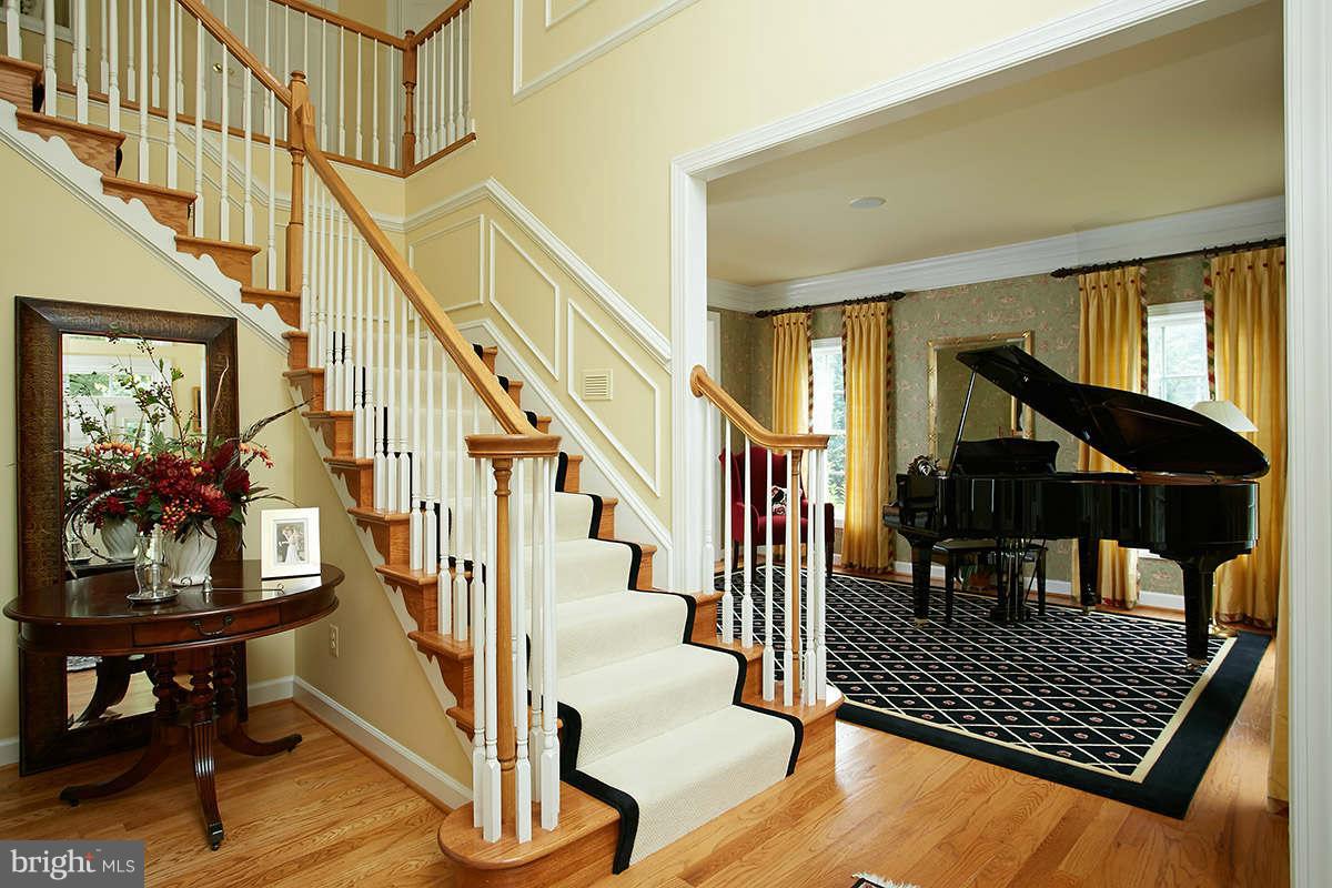 12524 Chronical Drive Fairfax, VA 22030 - Photo 2 of 30 Interior (General)