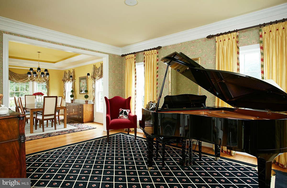 12524 Chronical Drive Fairfax, VA 22030 - Photo 3 of 30 Interior (General)