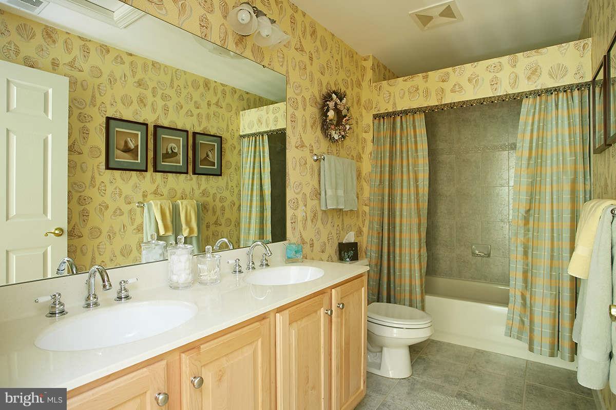 12524 Chronical Drive Fairfax, VA 22030 - Photo 26 of 30 Bath