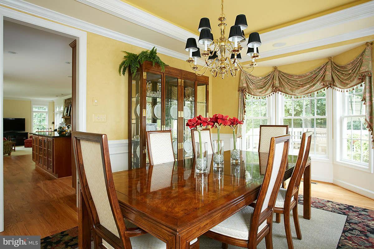 12524 Chronical Drive Fairfax, VA 22030 - Photo 7 of 30 Dining Room