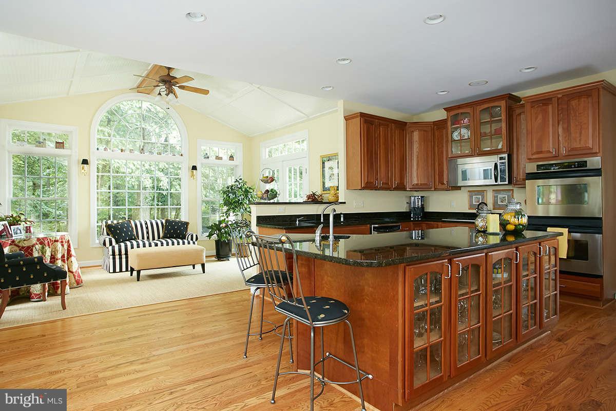 12524 Chronical Drive Fairfax, VA 22030 - Photo 8 of 30 Kitchen