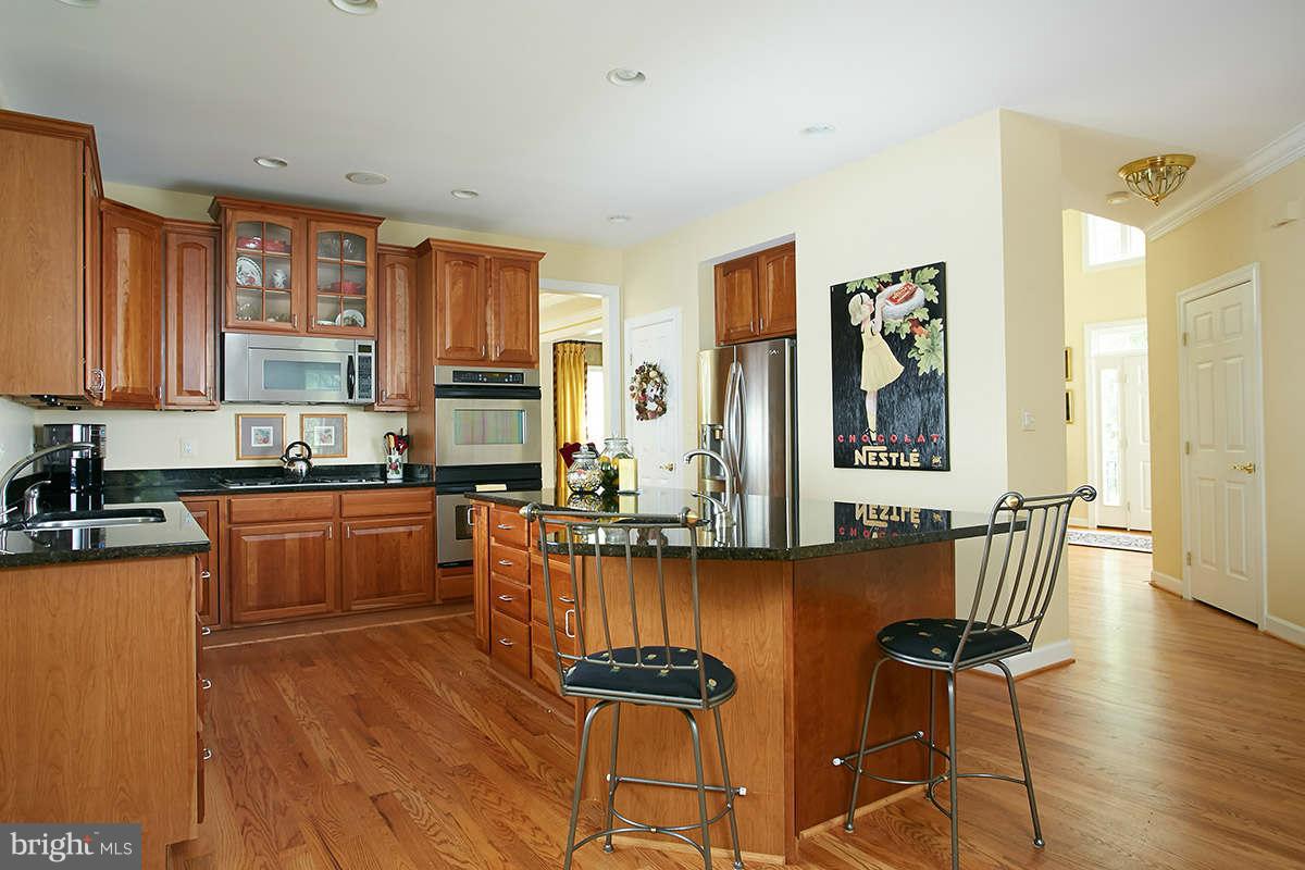 12524 Chronical Drive Fairfax, VA 22030 - Photo 9 of 30 Kitchen
