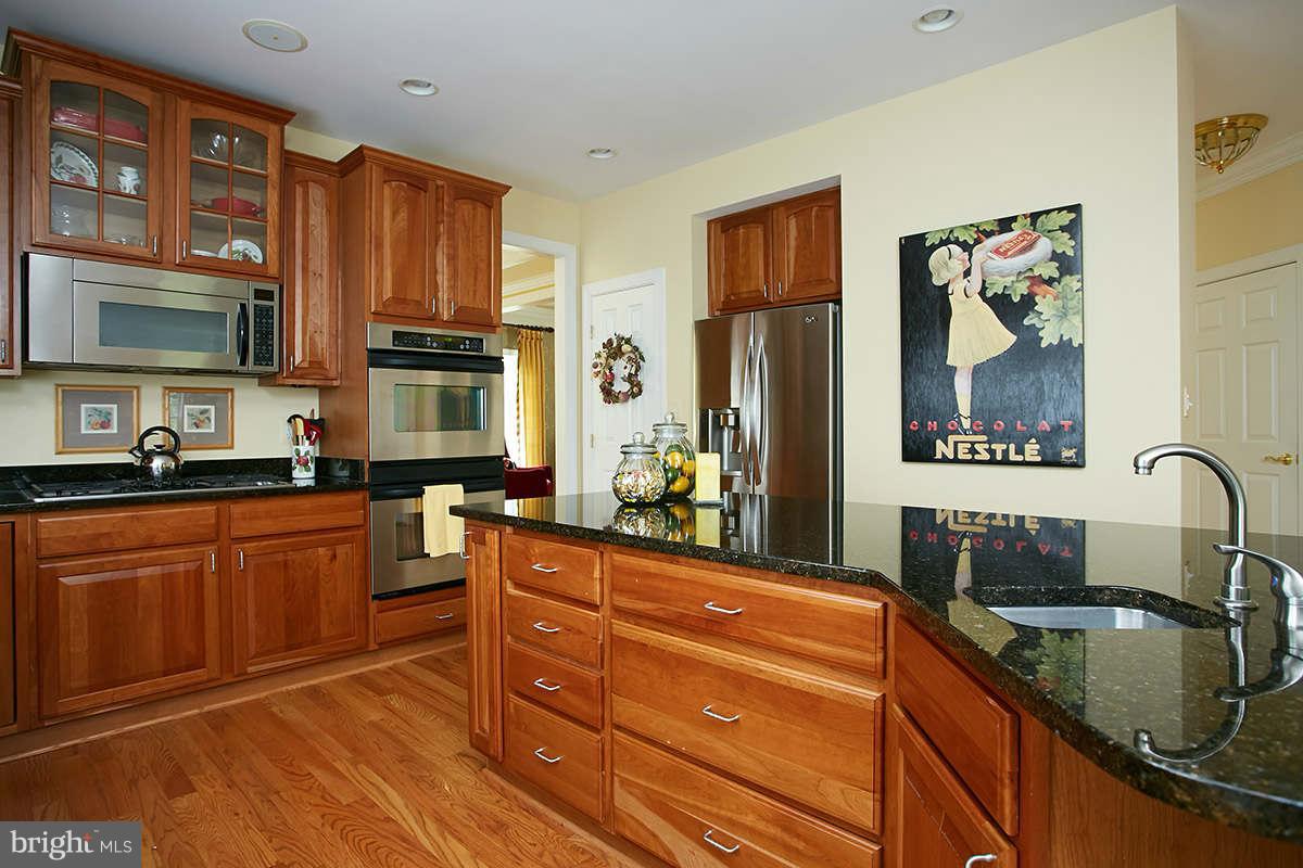 12524 Chronical Drive Fairfax, VA 22030 - Photo 10 of 30 Kitchen