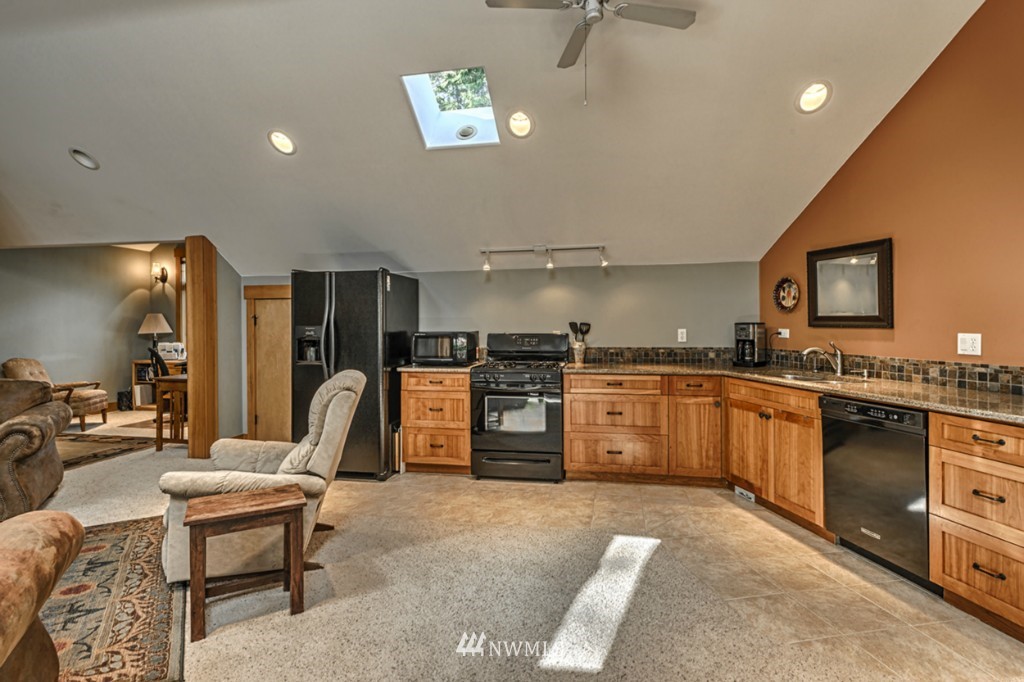 3322 Green Road Oak Harbor, WA 98277 - Photo 17 of 25 Gallery Image 17