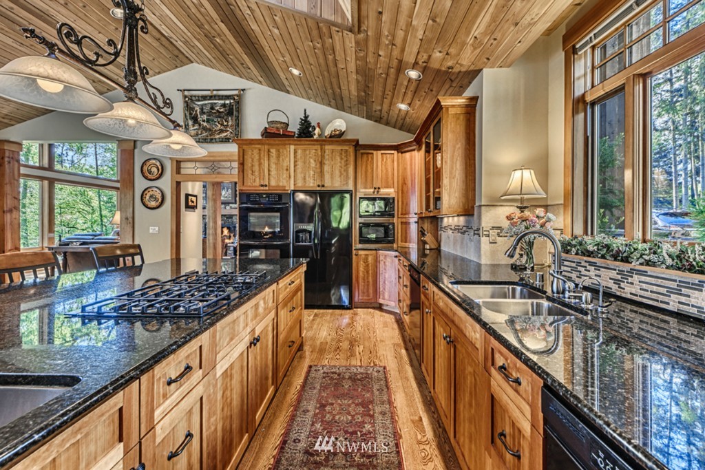 3322 Green Road Oak Harbor, WA 98277 - Photo 5 of 25 Gallery Image 5
