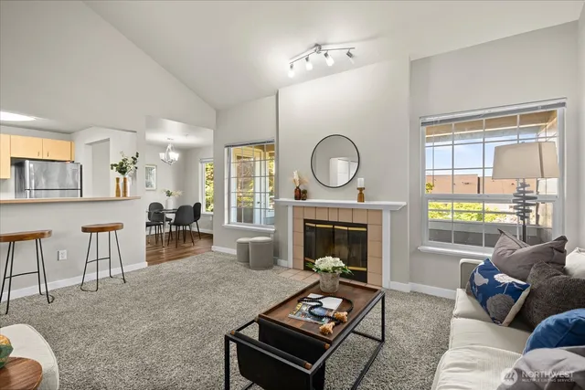 $2,495 | 14007 Northeast 181st Street, Unit C304, Woodinville, WA 98072