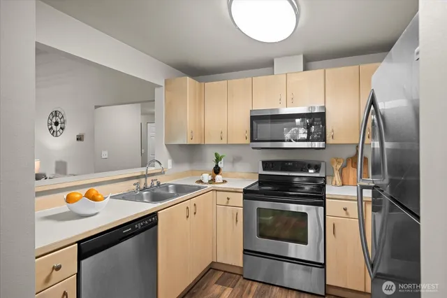 $2,495 | 14007 Northeast 181st Street, Unit C304, Woodinville, WA 98072