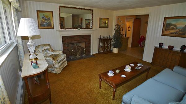 24 Temple Road Lynnfield, MA 01940 - Photo 3 of 15 Gallery Image 3