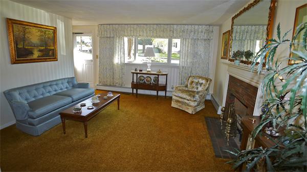 24 Temple Road Lynnfield, MA 01940 - Photo 4 of 15 Gallery Image 4