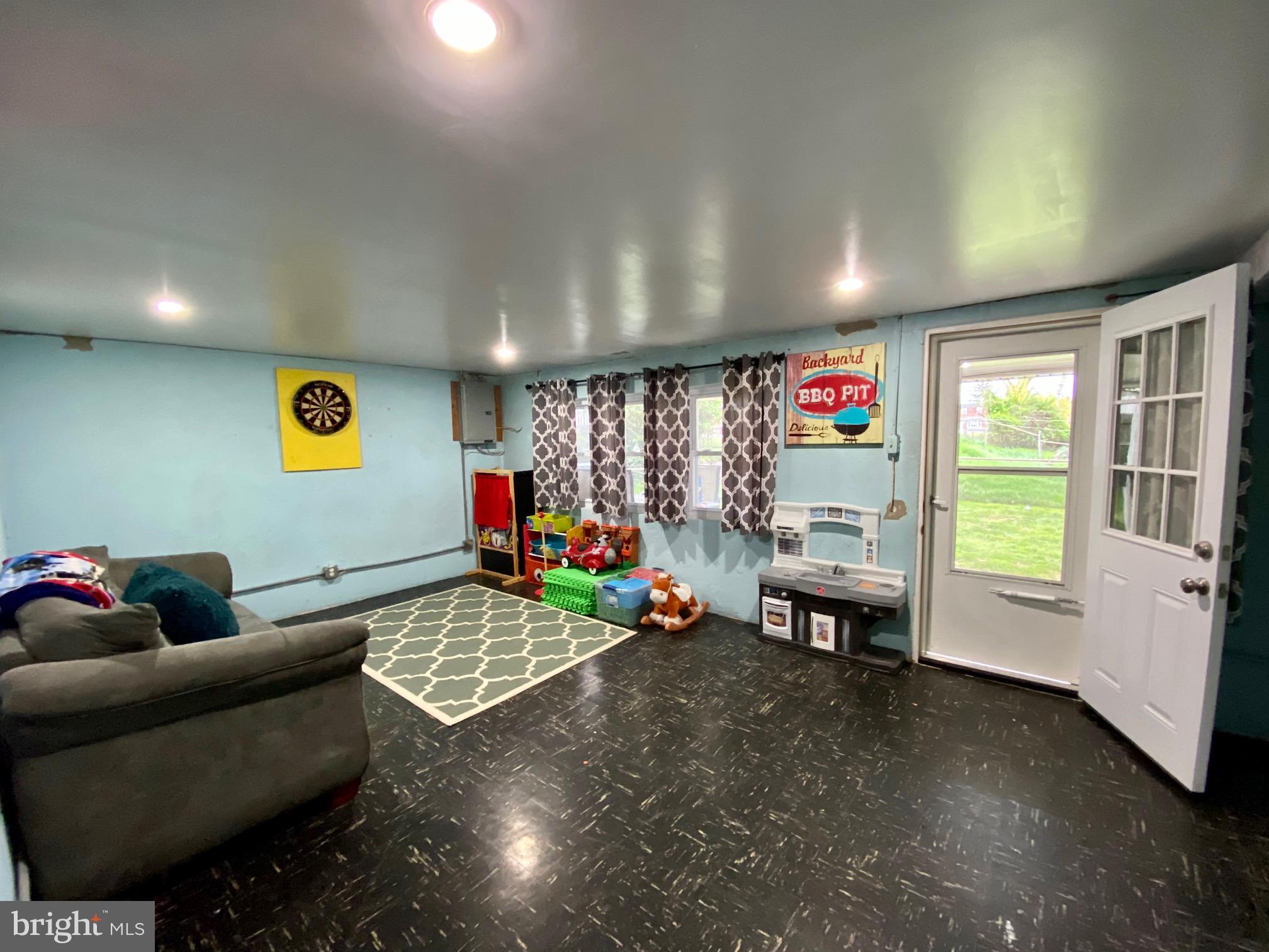 12507 Chilton Road Philadelphia, PA 19154 - Photo 19 of 21