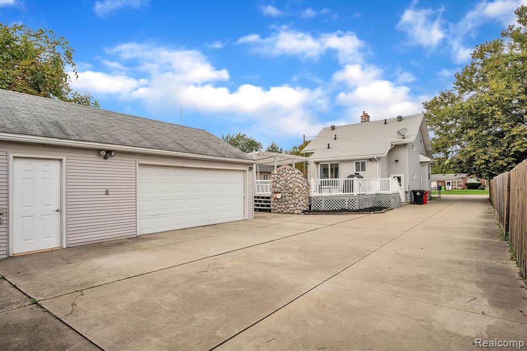 17550 Common Road Roseville, MI 48066 - Photo 33 of 34 Gallery Image 33