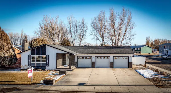 $325,000 | 1800 Circle Road, Worland, WY 82401