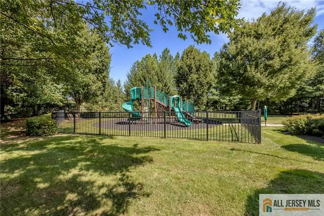 $2,400 | 224 Timberlake Drive, Unit 224, Trenton, NJ 08618