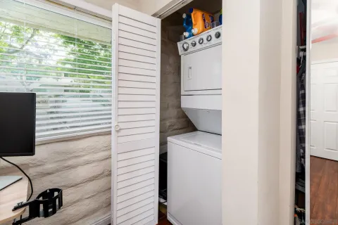 $699,999 | 2544 Navarra Drive, Unit 4, Carlsbad, CA 92009