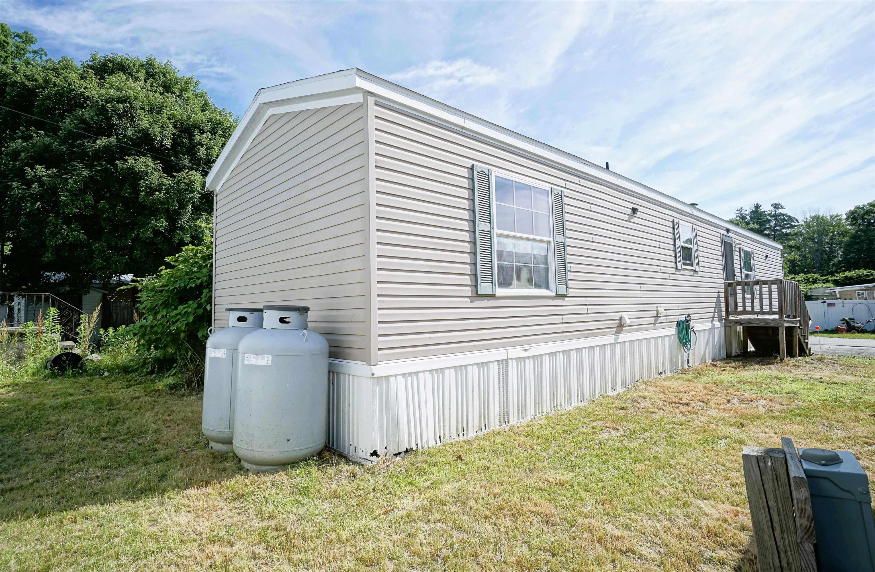 34 Policy Lane, Unit 34 Salem, NH 03079 - Photo 3 of 33