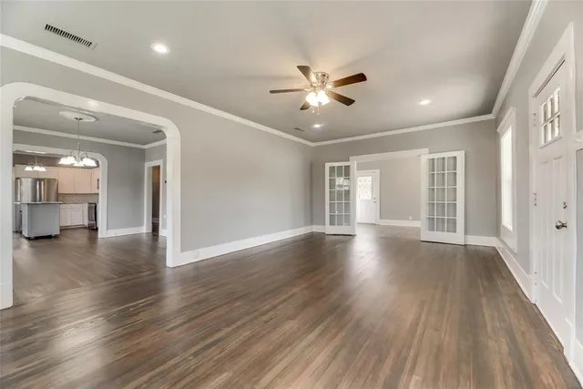 $270,000 | 203 Bellevue Drive, Cleburne, TX 76033