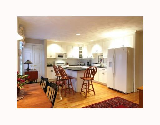 90 Channel View, Unit 3 Warwick, RI 02889 - Photo 3 of 8 Kitchen.