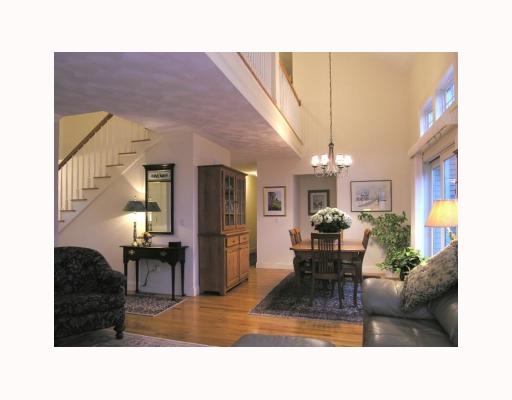 90 Channel View, Unit 3 Warwick, RI 02889 - Photo 7 of 8 Dining Room.