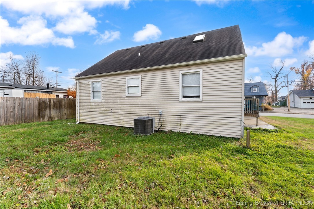 3941 Carver Street New Albany, IN 47150 - Photo 6 of 35