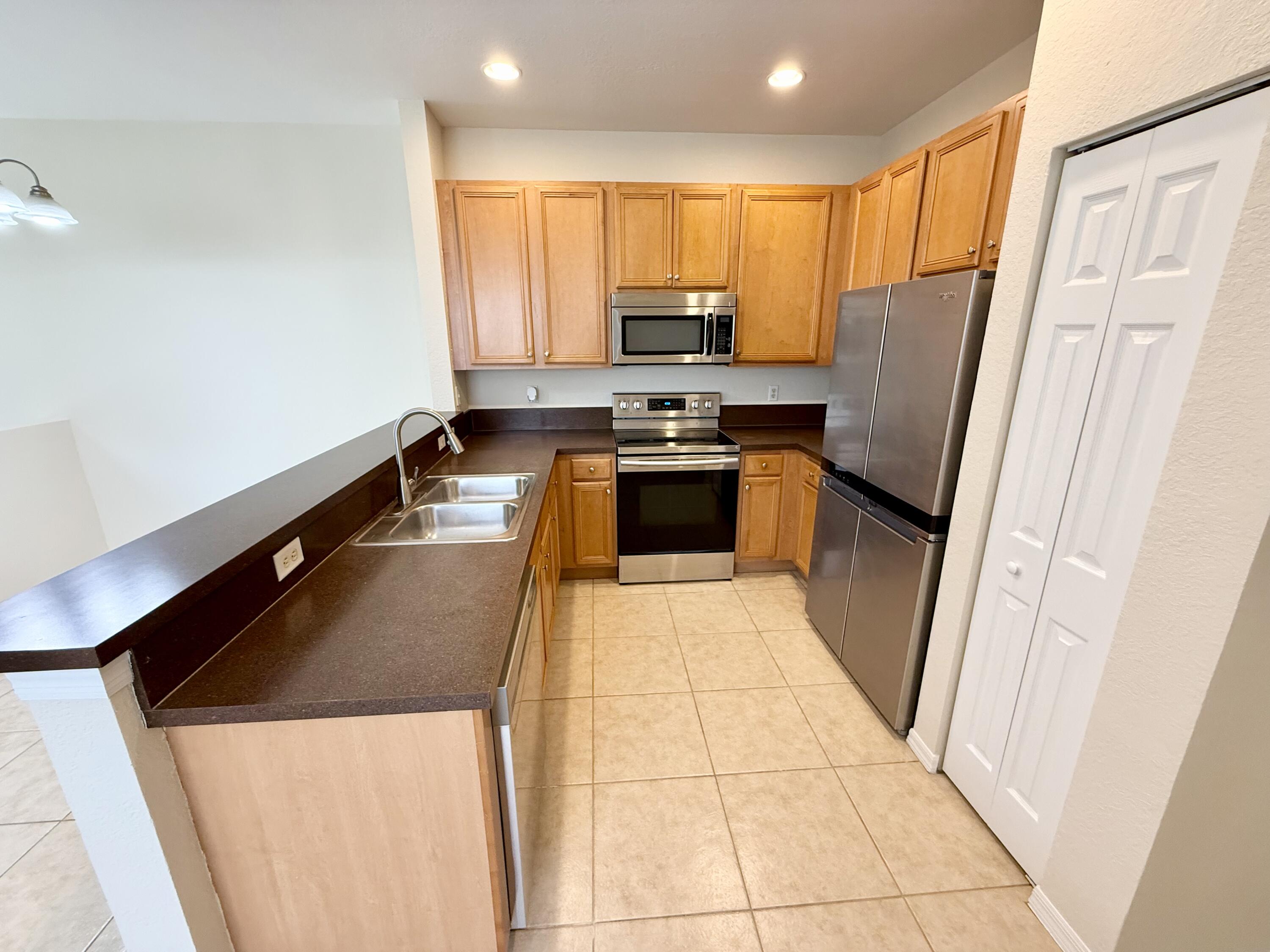 3051 Southeast Lexington Lakes Drive, Unit 202 Stuart, FL 34994 - Photo 12 of 35 3051 Unit 202