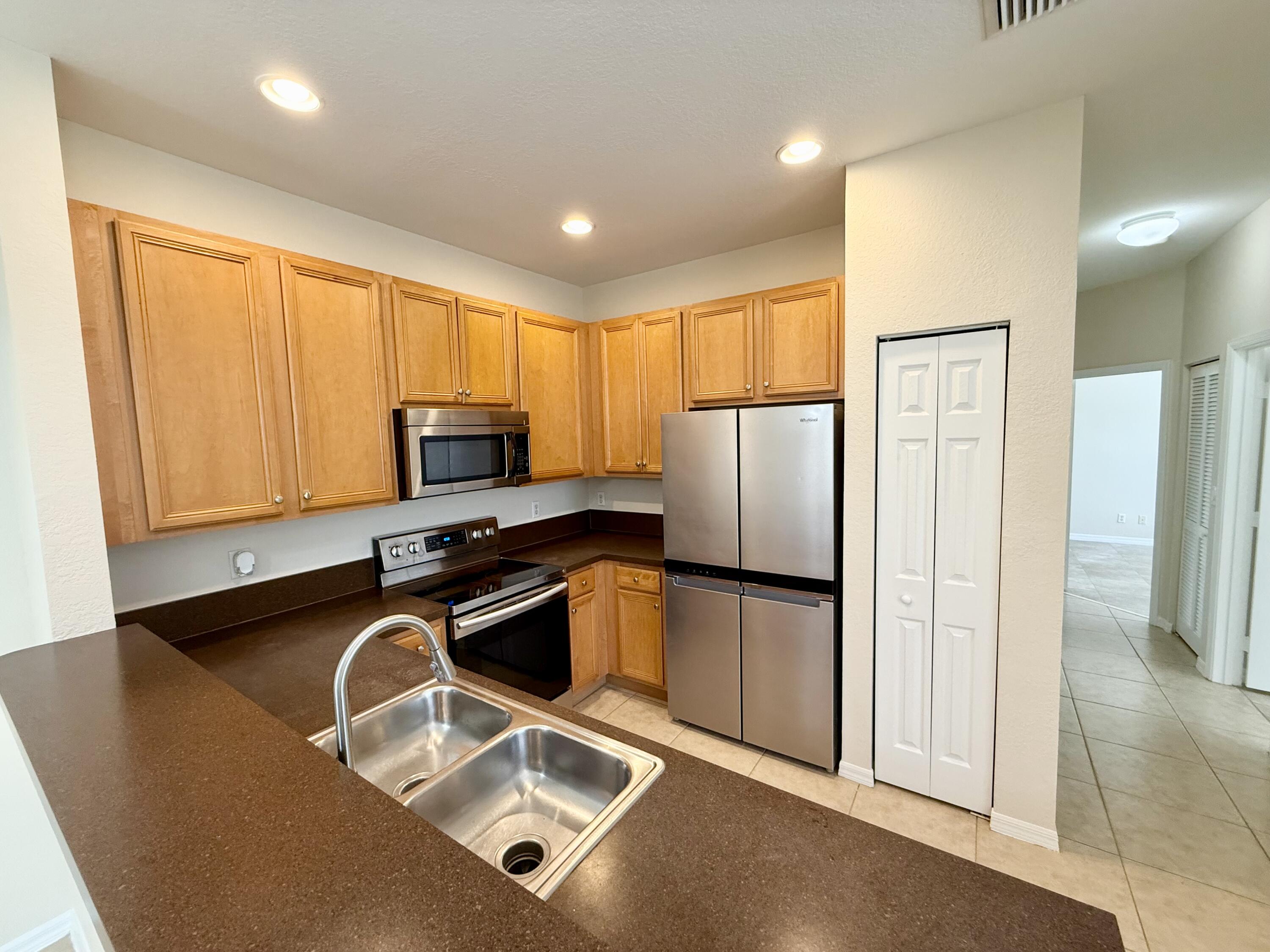 3051 Southeast Lexington Lakes Drive, Unit 202 Stuart, FL 34994 - Photo 10 of 35 3051 Unit 202