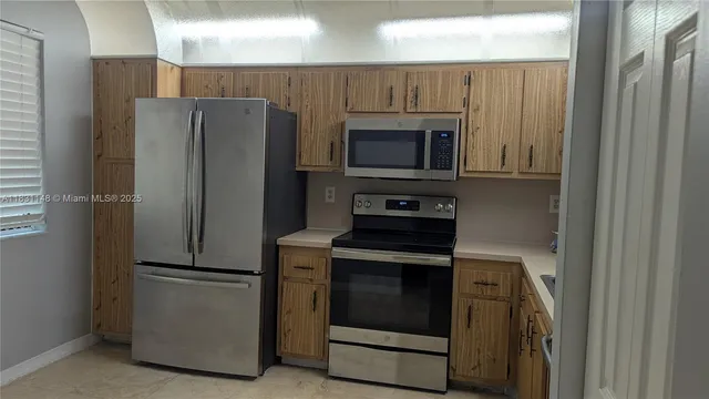 a view of hallway with a hallway