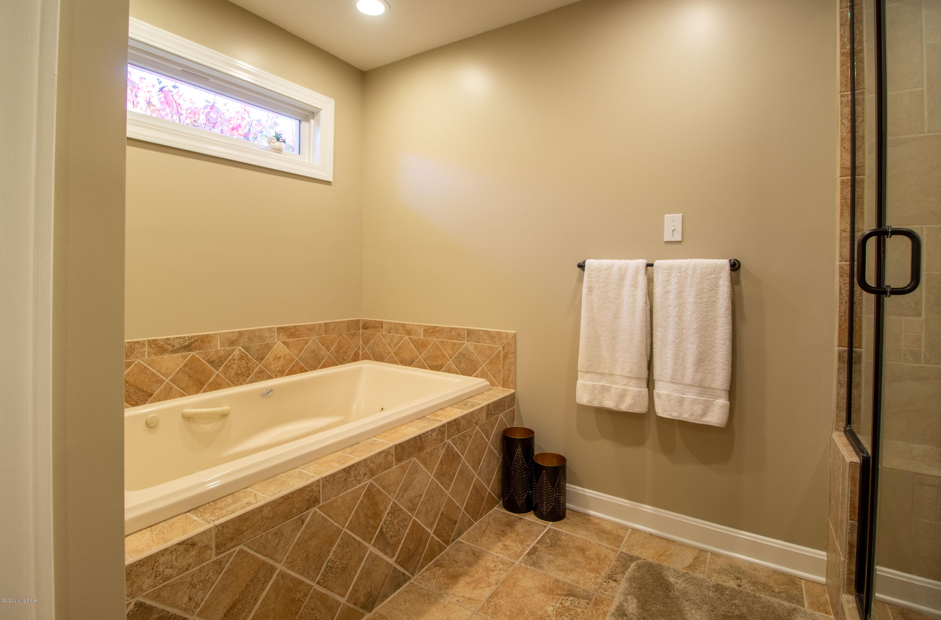 2108 Rudy Lane Louisville, KY 40207 - Photo 20 of 34 Primary Bath