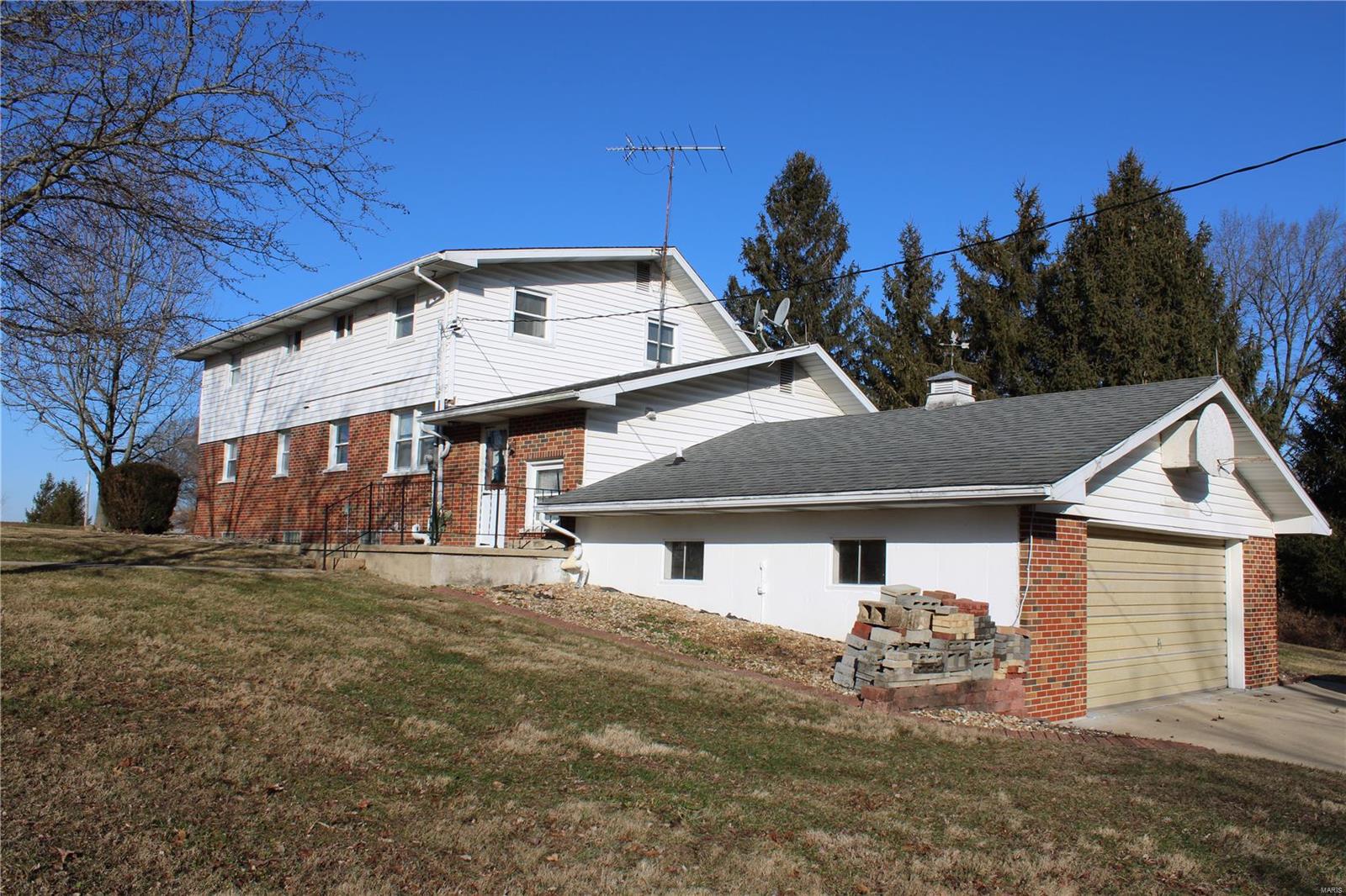 13438 Michael Road Highland, IL 62249 - Photo 41 of 47