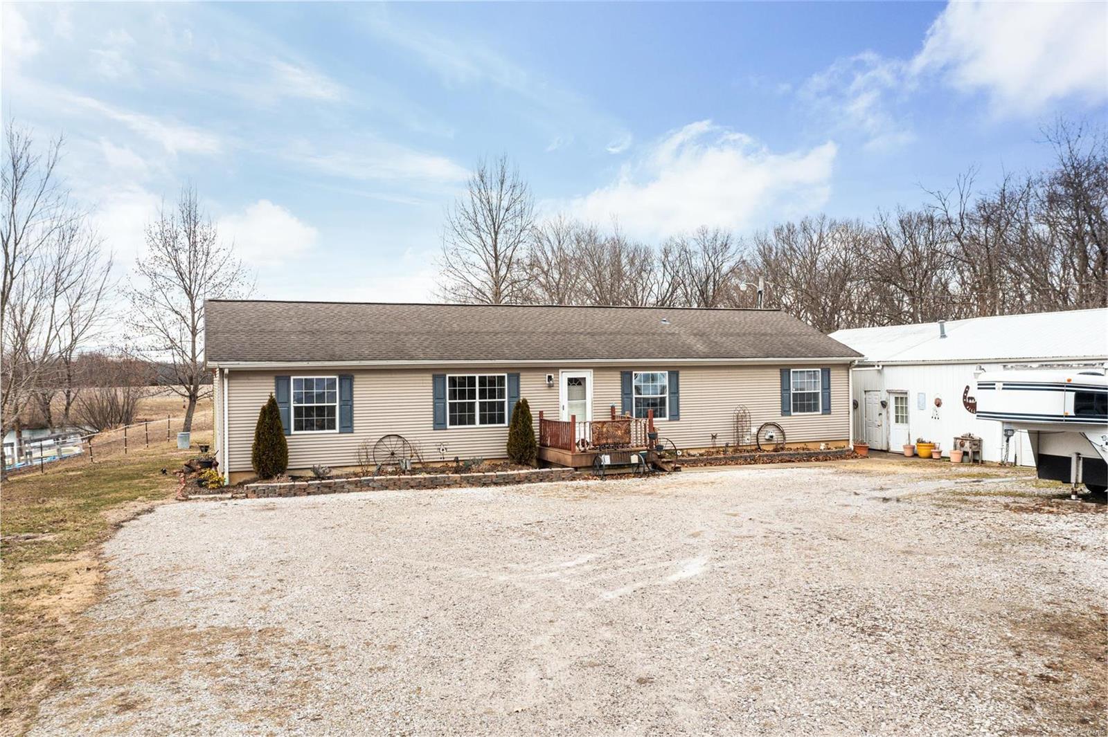 3851 Bono Road Staunton, IL 62088 - Photo 25 of 56