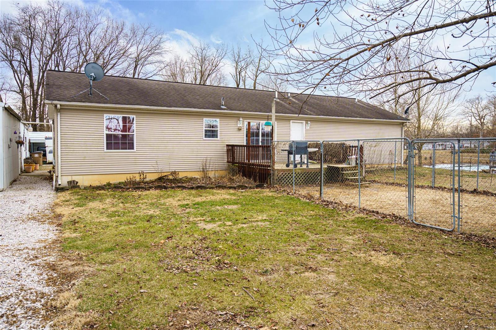 3851 Bono Road Staunton, IL 62088 - Photo 40 of 56