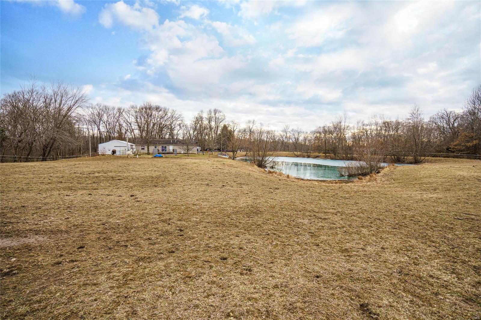 3851 Bono Road Staunton, IL 62088 - Photo 53 of 56