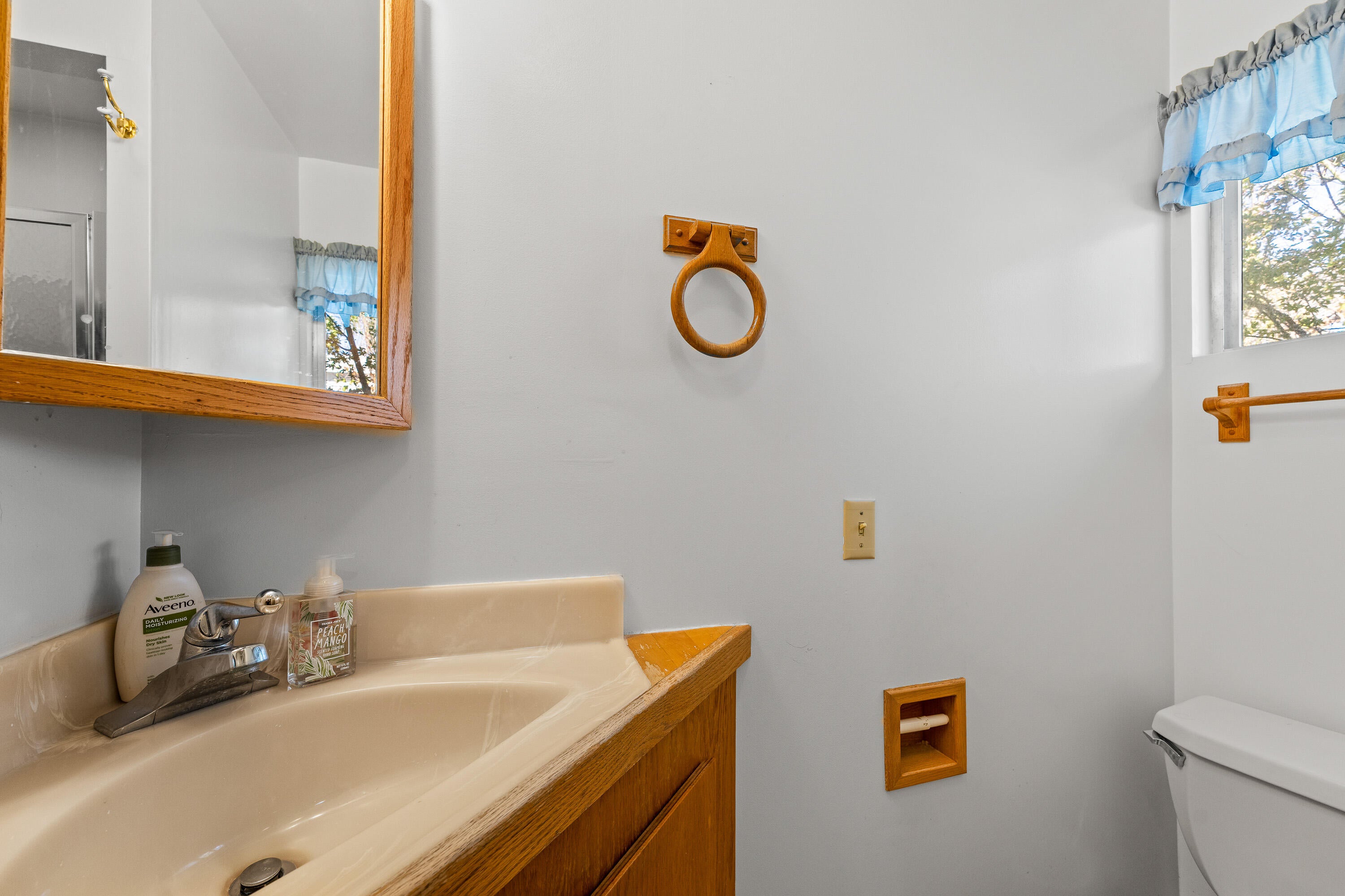 230 Hartley Road Phoenix, OR 97535 - Photo 23 of 38 INT (13 of 19)