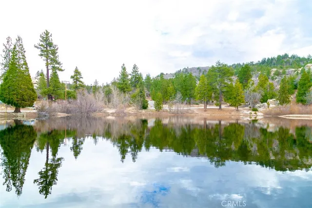 a view of an outdoor space and a house