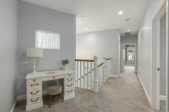 a view of livingroom with furniture