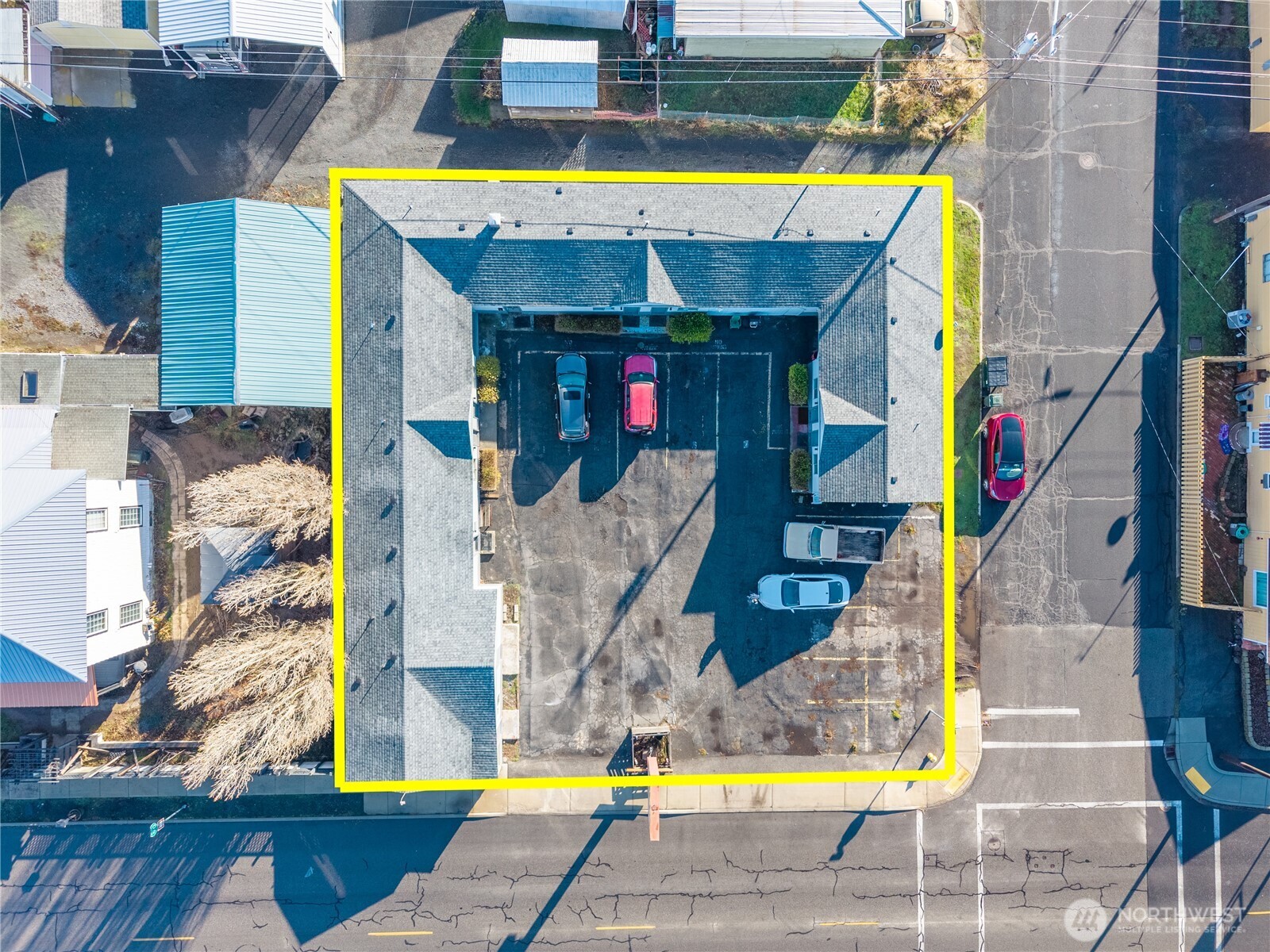 407 West 1st Avenue Ritzville, WA 99169 - Photo 3 of 26 a view of swimming pool with sitting area