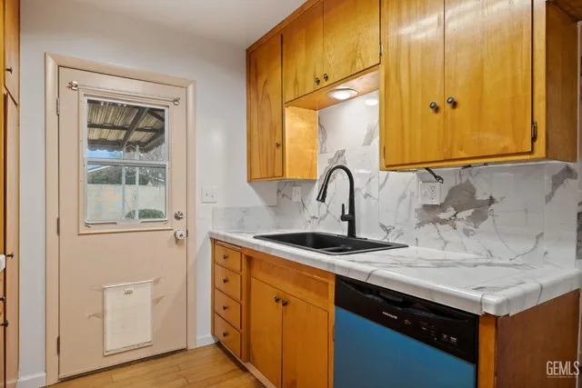 $319,900 | Undisclosed Address, Shafter, CA 93263