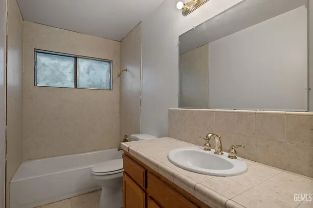 $319,900 | Undisclosed Address, Shafter, CA 93263