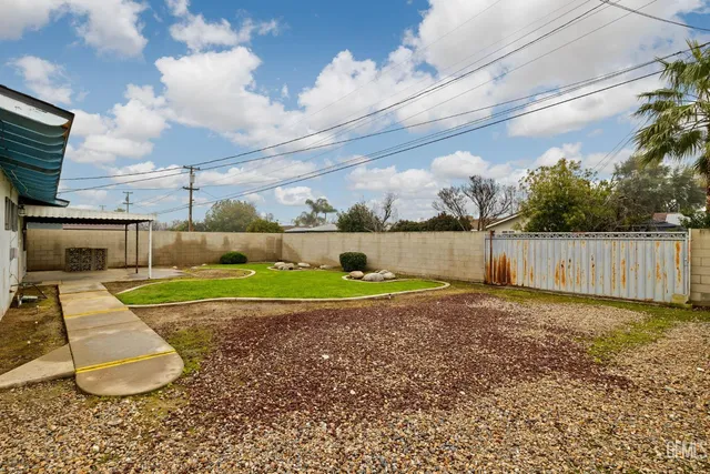 $319,900 | Undisclosed Address, Shafter, CA 93263