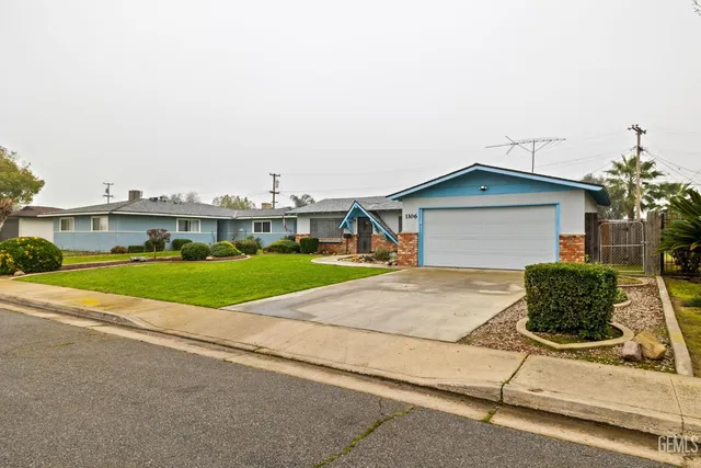 $319,900 | Undisclosed Address, Shafter, CA 93263