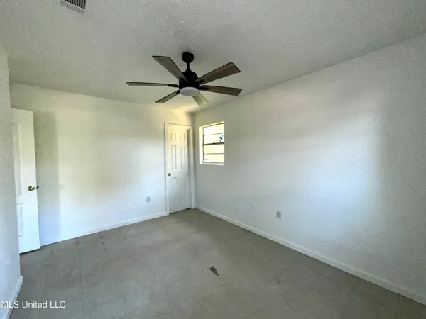 $124,900 | 4813 King James Drive, Pascagoula, MS 39581