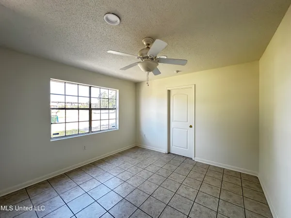 $124,900 | 4813 King James Drive, Pascagoula, MS 39581