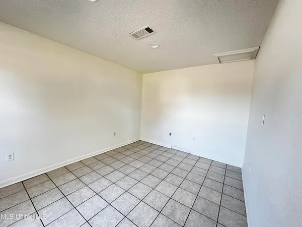 $124,900 | 4813 King James Drive, Pascagoula, MS 39581