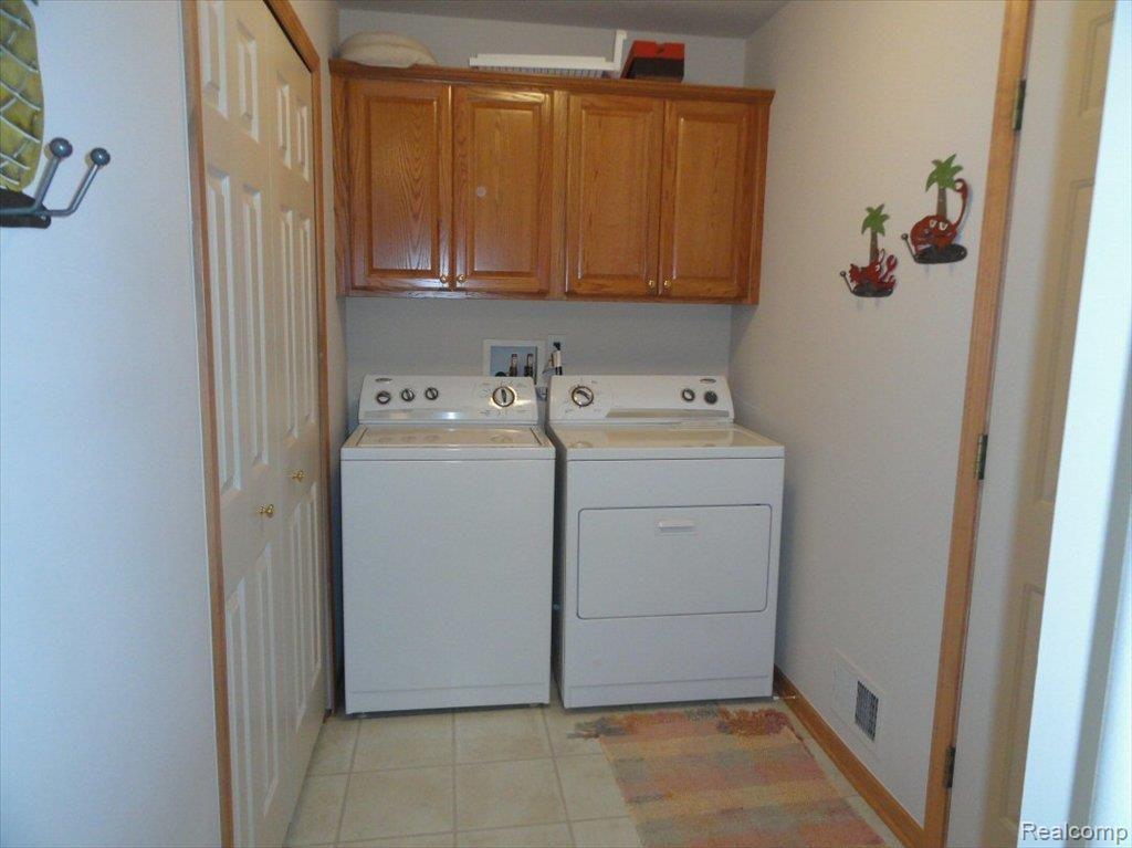 593 Stone Ridge Court Almont, MI 48003 - Photo 6 of 17 LAUNDRY ROOM
