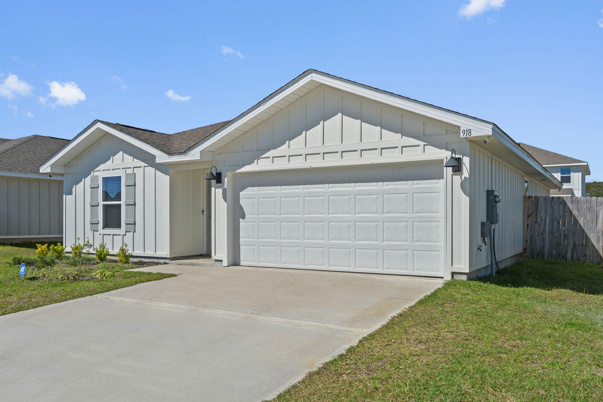 918 Sandbar Loop Crestview, FL 32539 - Photo 3 of 26 28-web-or-mls-FinalP2-24