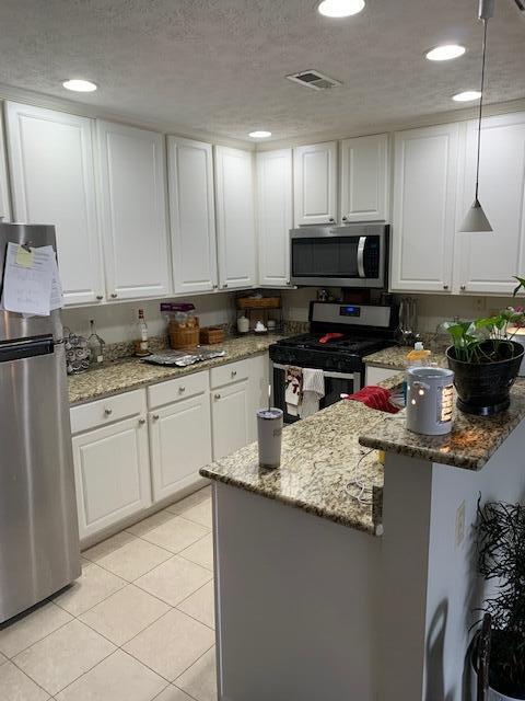 5340 Darlington Road, Unit 5340F Columbus, OH 43220 - Photo 3 of 8 IMG_8437