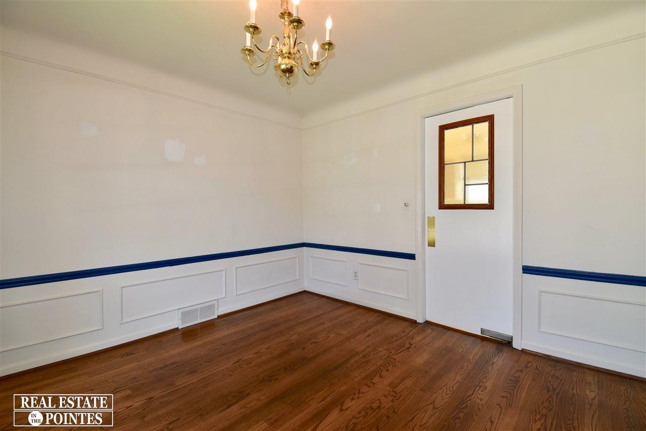 1699 Severn Road Grosse Pointe Woods, MI 48236 - Photo 12 of 28