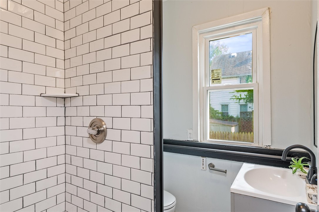 56 Wren Street Rochester, NY 14613 - Photo 17 of 42