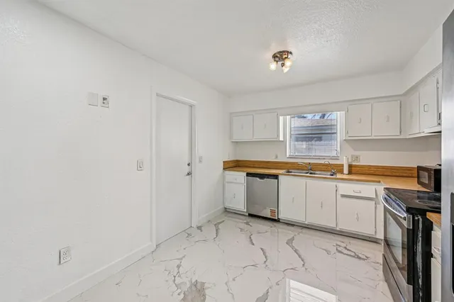 $3,700 | 4549 Baldric Street, Boca Raton, FL 33428