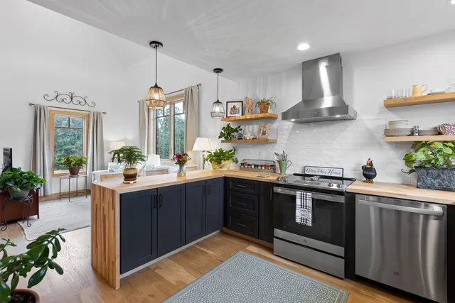 $1,270,000 | 763 Highway 127, Signal Mountain, TN 37377