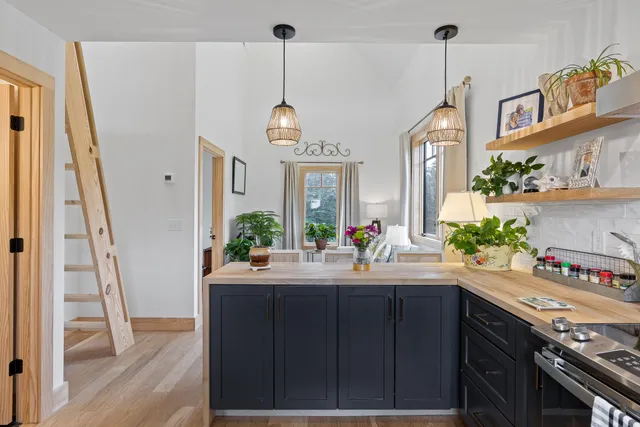 $1,270,000 | 763 Highway 127, Signal Mountain, TN 37377